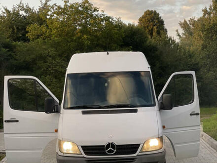 Мерседес Sprinter 2005 в Дрогобыче на Automoto.ua Белый Мерседес Sprinter, объемом двигателя 2.15 л и пробегом 333 тыс. км за 8200 $, фото 1 на Automoto.ua
