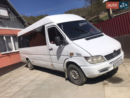 Белый Мерседес Sprinter, объемом двигателя 0 л и пробегом 300 тыс. км за 10500 $, фото 1 на Automoto.ua