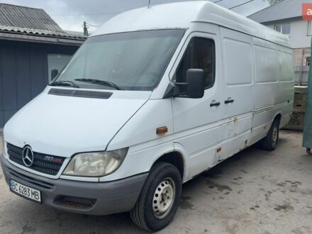 Белый Мерседес Sprinter, объемом двигателя 2.15 л и пробегом 400 тыс. км за 6800 $, фото 1 на Automoto.ua