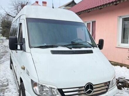 Белый Мерседес Sprinter, объемом двигателя 3 л и пробегом 326 тыс. км за 7500 $, фото 1 на Automoto.ua