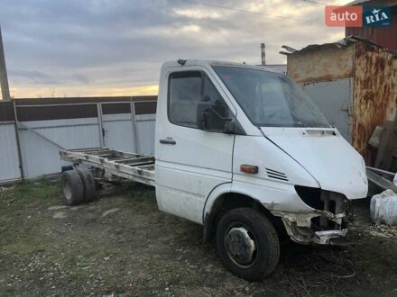 Белый Мерседес Sprinter, объемом двигателя 0 л и пробегом 400 тыс. км за 1200 $, фото 1 на Automoto.ua