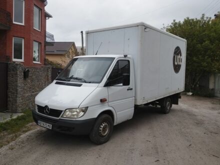 Белый Мерседес Sprinter, объемом двигателя 2.1 л и пробегом 343 тыс. км за 9500 $, фото 1 на Automoto.ua