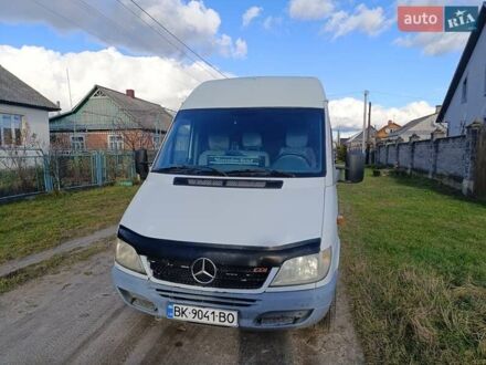 Білий Мерседес Sprinter, об'ємом двигуна 2.2 л та пробігом 660 тис. км за 5000 $, фото 1 на Automoto.ua