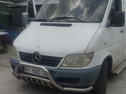 Белый Мерседес Sprinter, объемом двигателя 2.2 л и пробегом 300 тыс. км за 7500 $, фото 1 на Automoto.ua