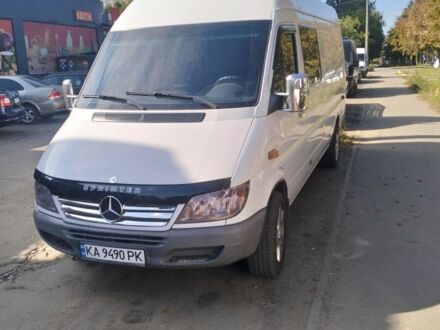 Белый Мерседес Sprinter, объемом двигателя 2.2 л и пробегом 380 тыс. км за 13032 $, фото 1 на Automoto.ua