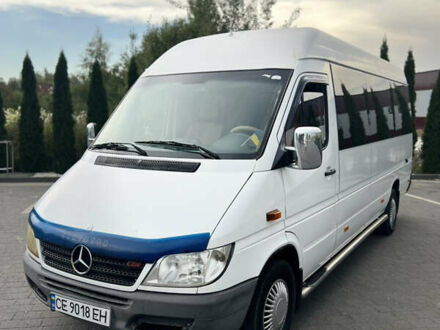 Белый Мерседес Sprinter, объемом двигателя 2.15 л и пробегом 490 тыс. км за 8200 $, фото 1 на Automoto.ua