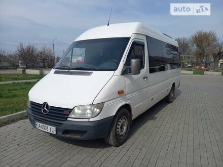 Белый Мерседес Sprinter, объемом двигателя 2.2 л и пробегом 570 тыс. км за 9700 $, фото 1 на Automoto.ua