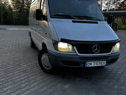 Белый Мерседес Sprinter, объемом двигателя 2.15 л и пробегом 250 тыс. км за 6500 $, фото 1 на Automoto.ua