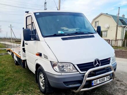 Белый Мерседес Sprinter, объемом двигателя 2.15 л и пробегом 429 тыс. км за 15800 $, фото 1 на Automoto.ua