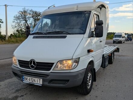 Белый Мерседес Sprinter, объемом двигателя 2.69 л и пробегом 432 тыс. км за 18400 $, фото 1 на Automoto.ua