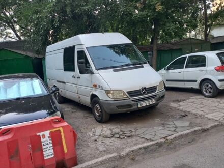 Білий Мерседес Sprinter, об'ємом двигуна 2.1 л та пробігом 325 тис. км за 9000 $, фото 1 на Automoto.ua