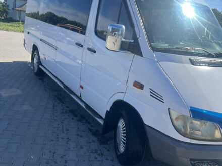 Мерседес Sprinter 2005 в Черновцах на Automoto.ua Белый Мерседес Sprinter, объемом двигателя 0 л и пробегом 5 тыс. км за 7400 $, фото 1 на Automoto.ua
