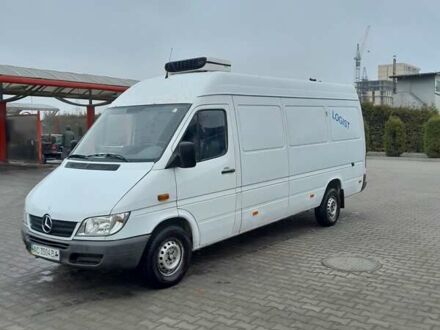 Белый Мерседес Sprinter, объемом двигателя 2.2 л и пробегом 600 тыс. км за 9800 $, фото 1 на Automoto.ua