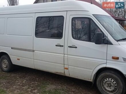 Белый Мерседес Sprinter, объемом двигателя 2.2 л и пробегом 435 тыс. км за 9300 $, фото 1 на Automoto.ua