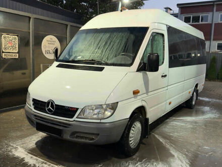 Мерседес Sprinter 2005 у Кривому Розі на Automoto.ua Білий Мерседес Sprinter, об'ємом двигуна 2.15 л та пробігом 85 тис. км за 11500 $, фото 1 на Automoto.ua