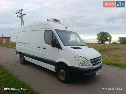 Белый Мерседес Sprinter, объемом двигателя 2.15 л и пробегом 445 тыс. км за 6800 $, фото 1 на Automoto.ua