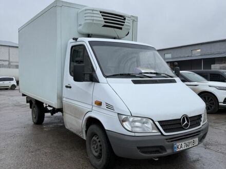 Белый Мерседес Sprinter, объемом двигателя 2.1 л и пробегом 327 тыс. км за 10500 $, фото 1 на Automoto.ua