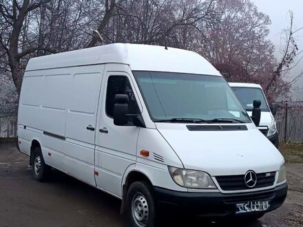 Белый Мерседес Sprinter, объемом двигателя 2.2 л и пробегом 700 тыс. км за 9800 $, фото 1 на Automoto.ua