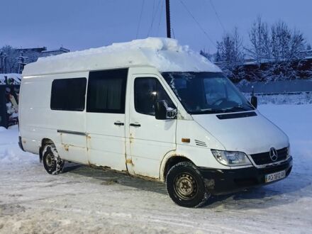 Белый Мерседес Sprinter, объемом двигателя 2.1 л и пробегом 400 тыс. км за 3999 $, фото 1 на Automoto.ua