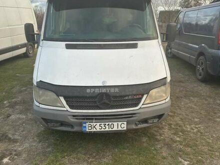 Белый Мерседес Sprinter, объемом двигателя 2.15 л и пробегом 500 тыс. км за 10500 $, фото 1 на Automoto.ua
