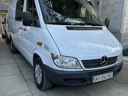 Белый Мерседес Sprinter, объемом двигателя 2.69 л и пробегом 867 тыс. км за 6500 $, фото 1 на Automoto.ua