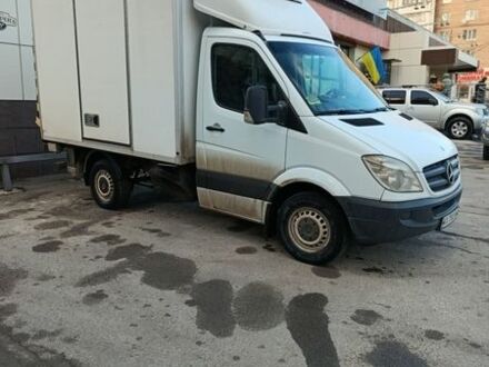 Белый Мерседес Sprinter, объемом двигателя 2.2 л и пробегом 400 тыс. км за 12000 $, фото 1 на Automoto.ua