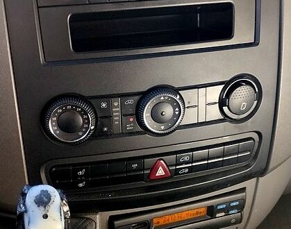 Білий Мерседес Sprinter, об'ємом двигуна 2.1 л та пробігом 641 тис. км за 10000 $, фото 1 на Automoto.ua