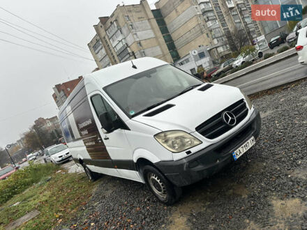 Белый Мерседес Sprinter, объемом двигателя 2.15 л и пробегом 555 тыс. км за 10000 $, фото 1 на Automoto.ua