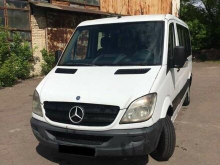 Белый Мерседес Sprinter, объемом двигателя 2.15 л и пробегом 444 тыс. км за 6700 $, фото 1 на Automoto.ua