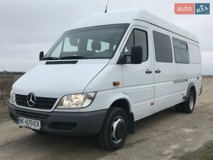 Белый Мерседес Sprinter, объемом двигателя 2.69 л и пробегом 461 тыс. км за 18800 $, фото 1 на Automoto.ua