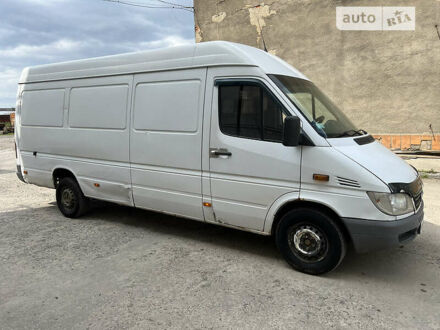 Белый Мерседес Sprinter, объемом двигателя 2.1 л и пробегом 637 тыс. км за 5555 $, фото 1 на Automoto.ua