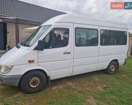 Белый Мерседес Sprinter, объемом двигателя 2.2 л и пробегом 697 тыс. км за 4666 $, фото 1 на Automoto.ua