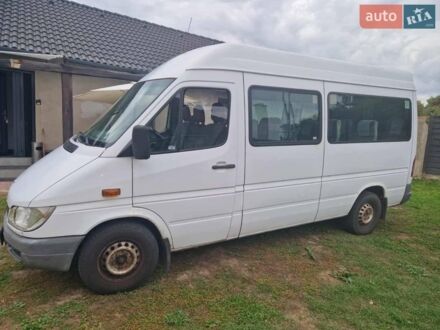 Белый Мерседес Sprinter, объемом двигателя 2.2 л и пробегом 697 тыс. км за 4023 $, фото 1 на Automoto.ua