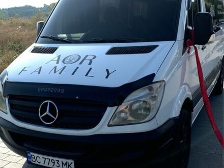 Белый Мерседес Sprinter, объемом двигателя 2.1 л и пробегом 540 тыс. км за 11300 $, фото 1 на Automoto.ua