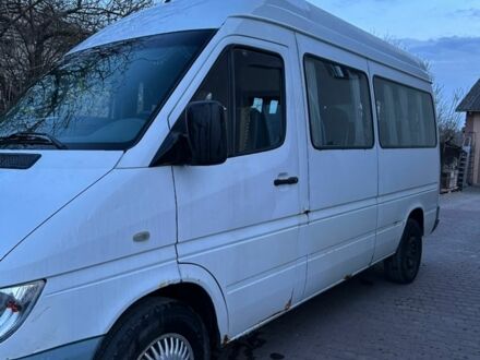 Белый Мерседес Sprinter, объемом двигателя 2.15 л и пробегом 265 тыс. км за 6300 $, фото 1 на Automoto.ua
