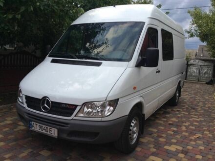 Белый Мерседес Sprinter, объемом двигателя 2.1 л и пробегом 334 тыс. км за 10800 $, фото 1 на Automoto.ua