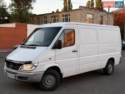 Белый Мерседес Sprinter, объемом двигателя 2.2 л и пробегом 300 тыс. км за 8250 $, фото 1 на Automoto.ua