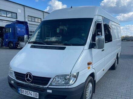 Белый Мерседес Sprinter, объемом двигателя 2.69 л и пробегом 880 тыс. км за 8500 $, фото 1 на Automoto.ua