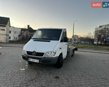 Белый Мерседес Sprinter, объемом двигателя 2.69 л и пробегом 700 тыс. км за 10300 $, фото 1 на Automoto.ua