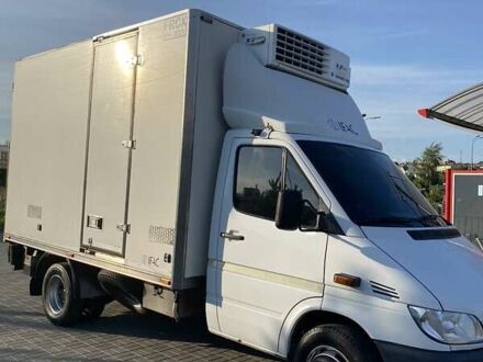 Белый Мерседес Sprinter, объемом двигателя 2.69 л и пробегом 625 тыс. км за 20000 $, фото 1 на Automoto.ua