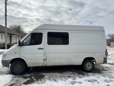 Белый Мерседес Sprinter, объемом двигателя 2.15 л и пробегом 400 тыс. км за 6500 $, фото 1 на Automoto.ua
