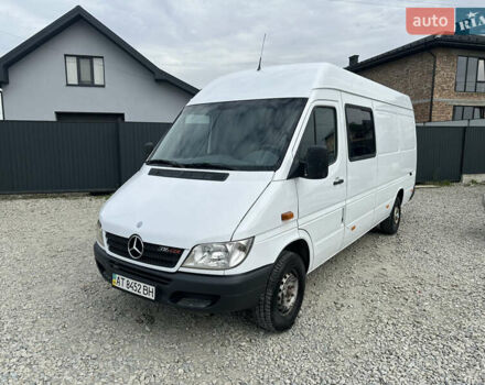 Белый Мерседес Sprinter, объемом двигателя 2.69 л и пробегом 465 тыс. км за 10800 $, фото 1 на Automoto.ua