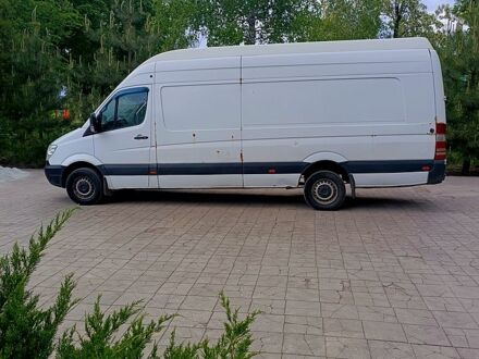 Белый Мерседес Sprinter, объемом двигателя 2.2 л и пробегом 200 тыс. км за 9500 $, фото 1 на Automoto.ua