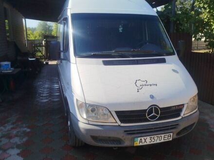 Белый Мерседес Sprinter, объемом двигателя 2.2 л и пробегом 138 тыс. км за 8532 $, фото 1 на Automoto.ua