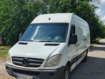 Белый Мерседес Sprinter, объемом двигателя 2.15 л и пробегом 823 тыс. км за 8000 $, фото 1 на Automoto.ua