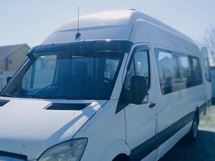 Белый Мерседес Sprinter, объемом двигателя 2.15 л и пробегом 540 тыс. км за 9500 $, фото 1 на Automoto.ua