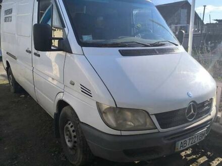 Білий Мерседес Sprinter, об'ємом двигуна 2.69 л та пробігом 320 тис. км за 8000 $, фото 1 на Automoto.ua