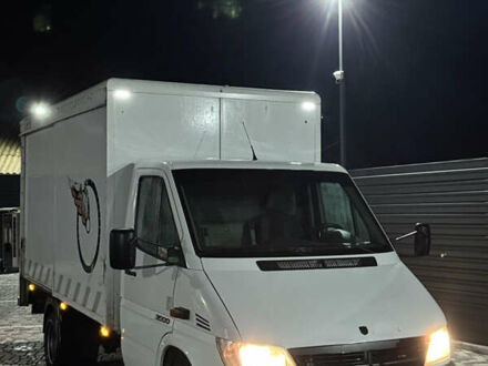 Білий Мерседес Sprinter, об'ємом двигуна 2.7 л та пробігом 387 тис. км за 12500 $, фото 1 на Automoto.ua