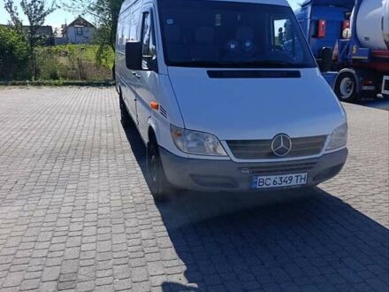 Белый Мерседес Sprinter, объемом двигателя 2.2 л и пробегом 450 тыс. км за 9500 $, фото 1 на Automoto.ua