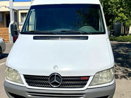 Белый Мерседес Sprinter, объемом двигателя 2.1 л и пробегом 300 тыс. км за 8500 $, фото 1 на Automoto.ua